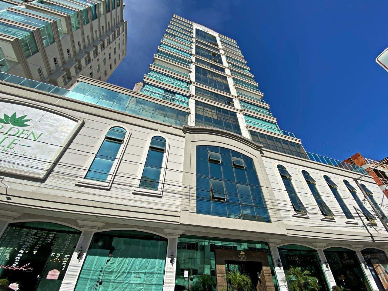 Apartamento à venda no Meia Praia: 