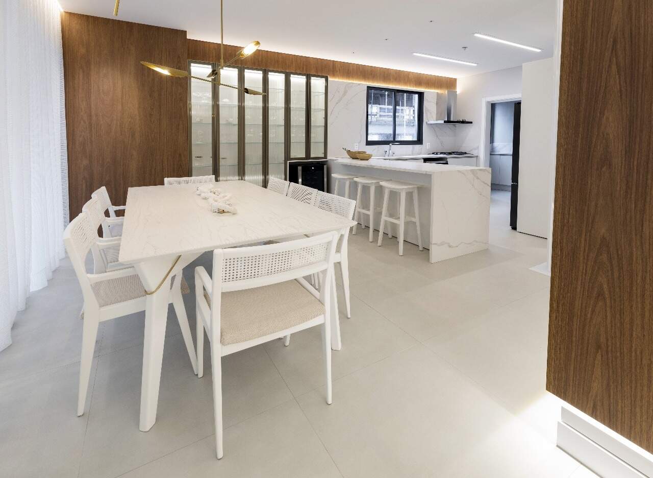 Apartamento à venda no Meia Praia: 