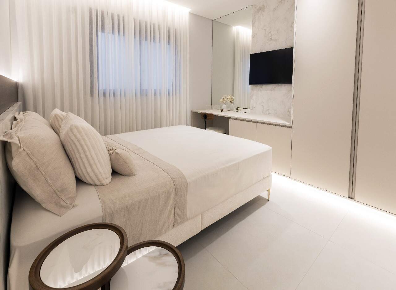 Apartamento à venda no Meia Praia: 