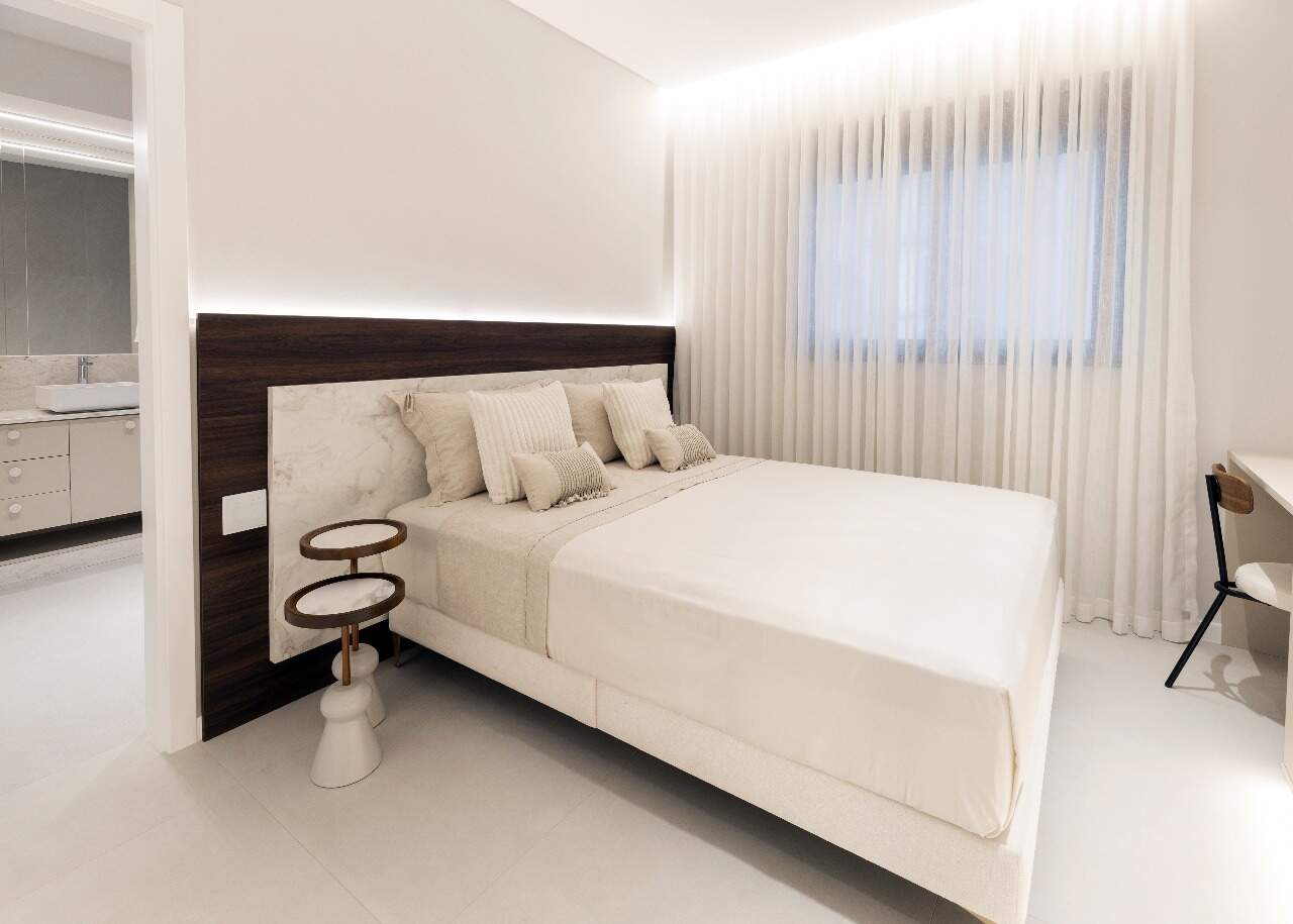 Apartamento à venda no Meia Praia: 