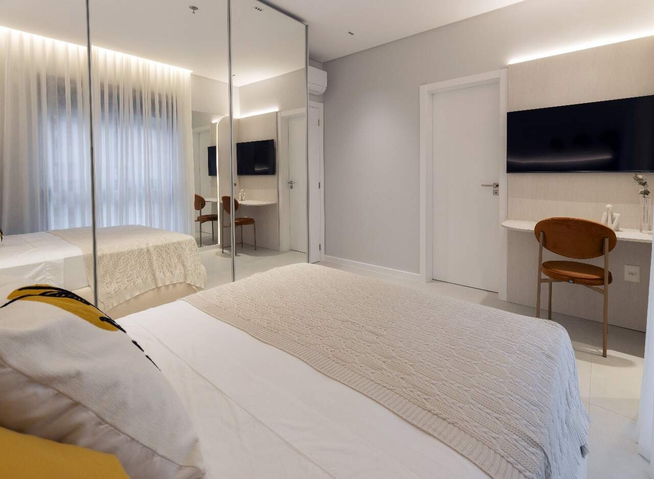 Apartamento à venda no Meia Praia: 