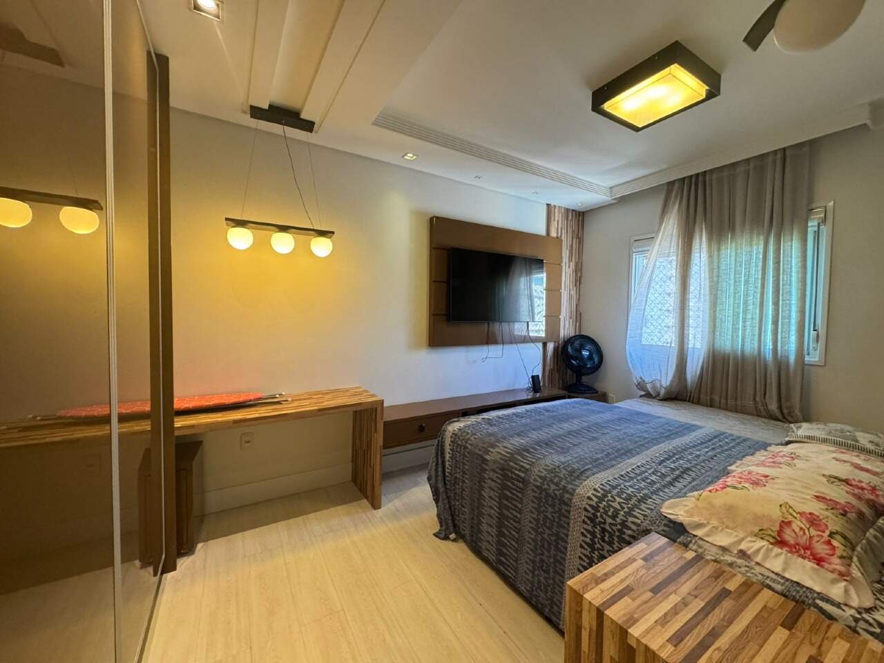 Apartamento à venda no Meia Praia: