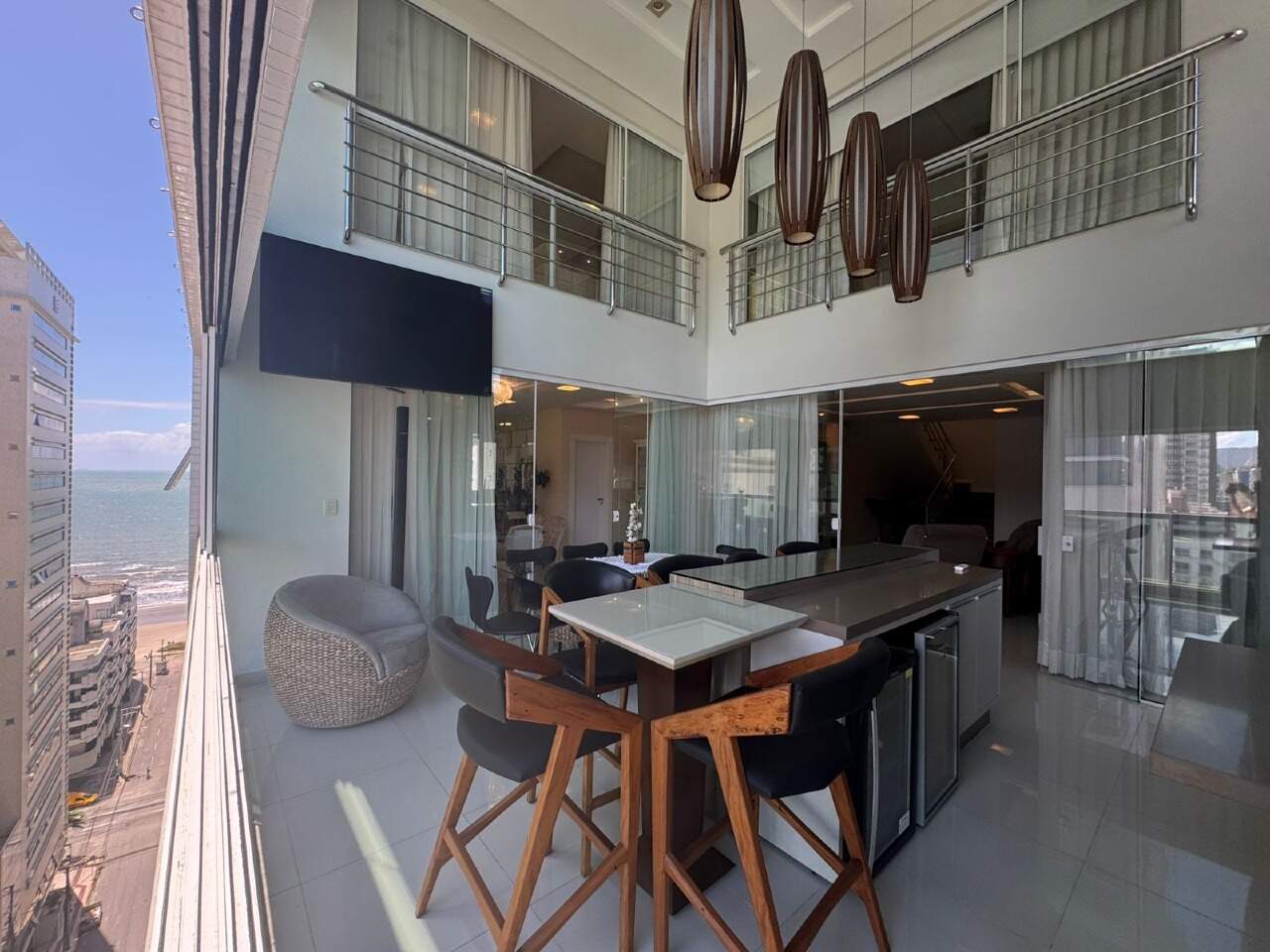 Apartamento à venda no Meia Praia: