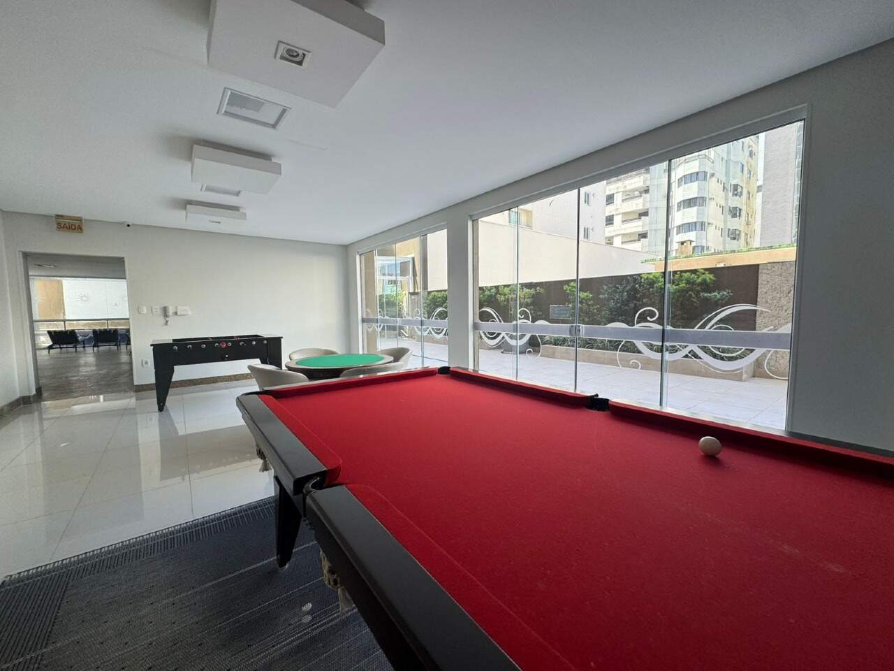 Apartamento à venda no Meia Praia: