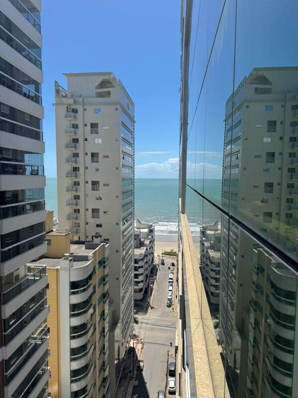 Apartamento à venda no Meia Praia: