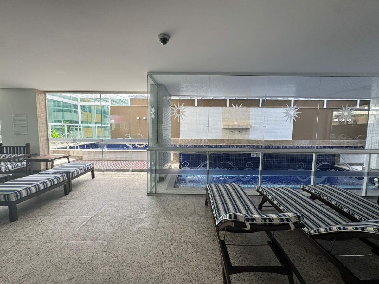 Apartamento à venda no Meia Praia: