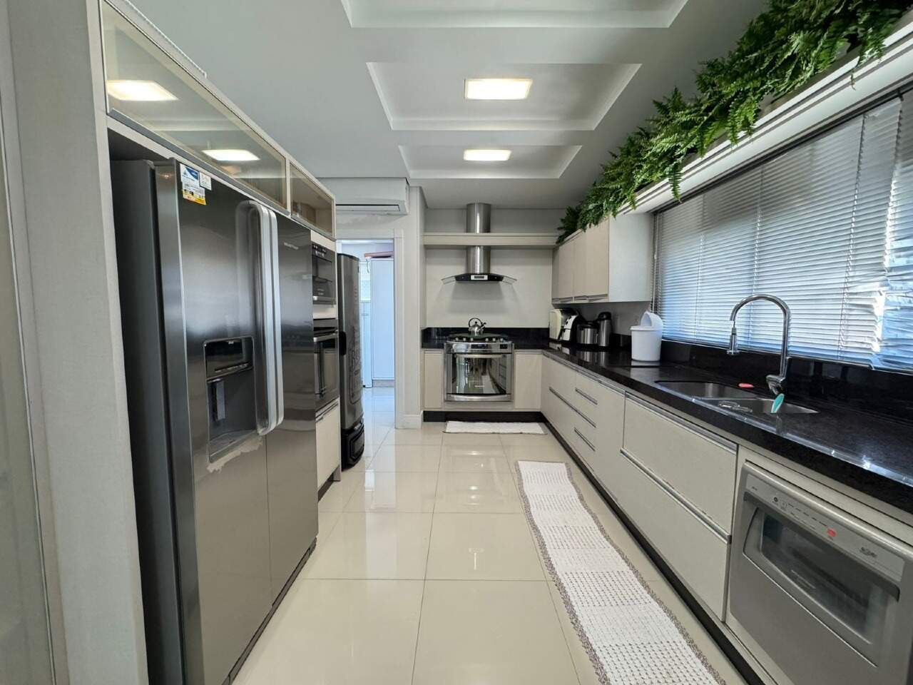 Apartamento à venda no Meia Praia: