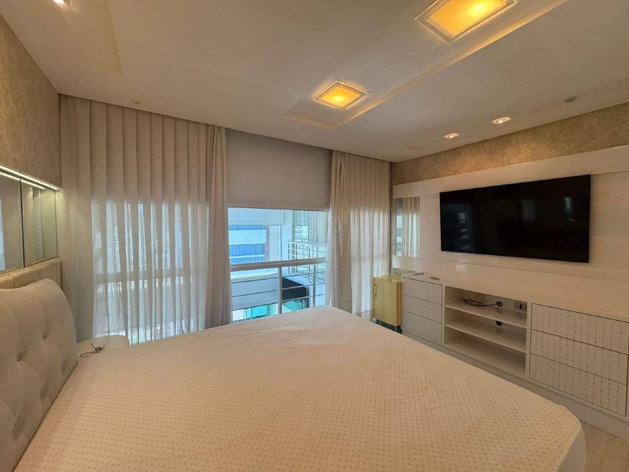 Apartamento à venda no Meia Praia: