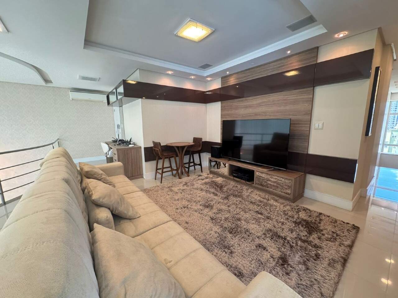 Apartamento à venda no Meia Praia: