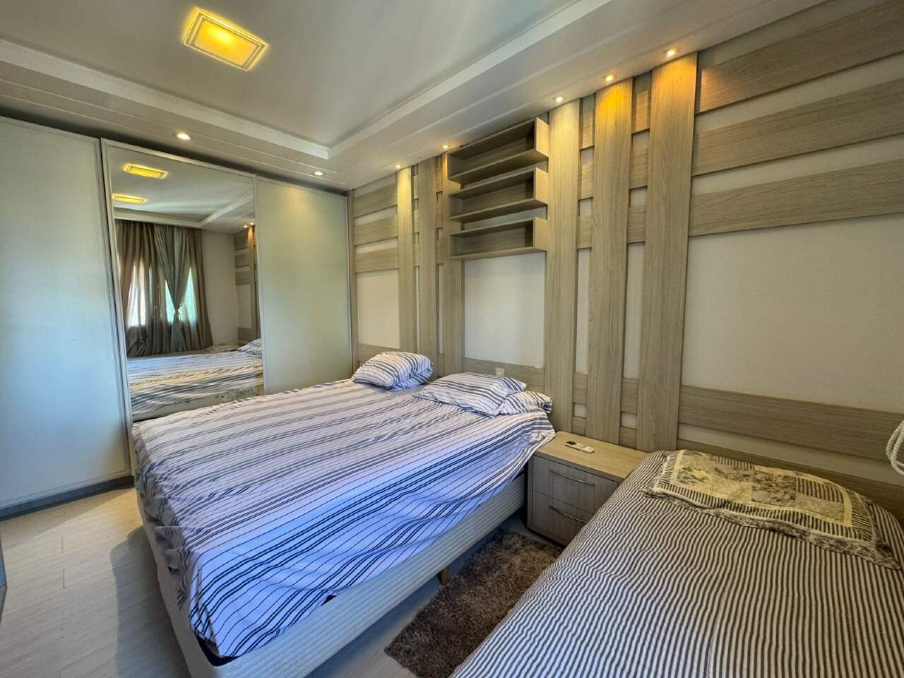 Apartamento à venda no Meia Praia: