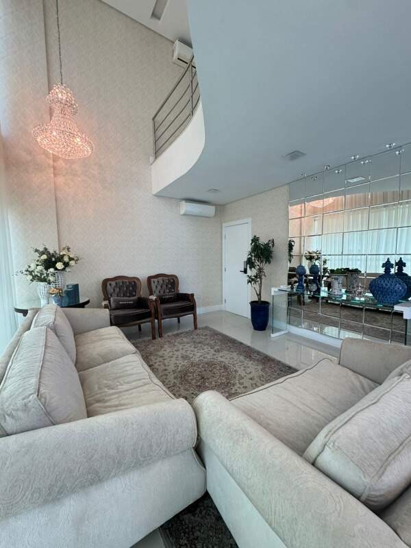 Apartamento à venda no Meia Praia: 