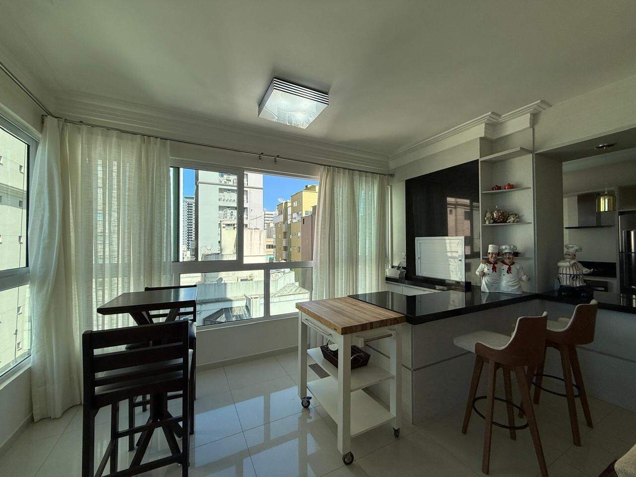 Apartamento à venda no Meia Praia: 