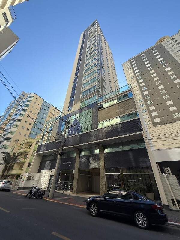 Apartamento à venda no Meia Praia: 