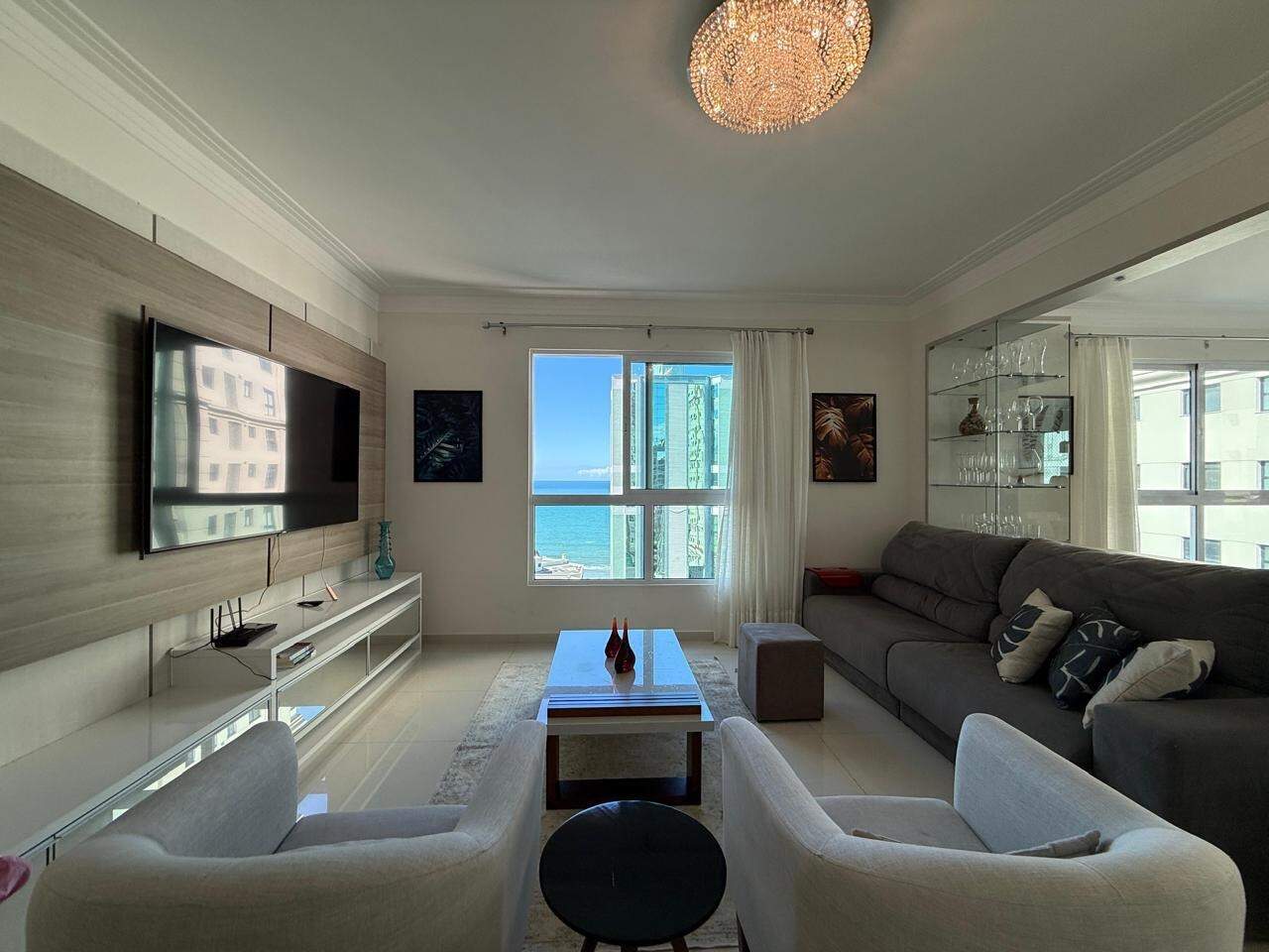 Apartamento à venda no Meia Praia: 