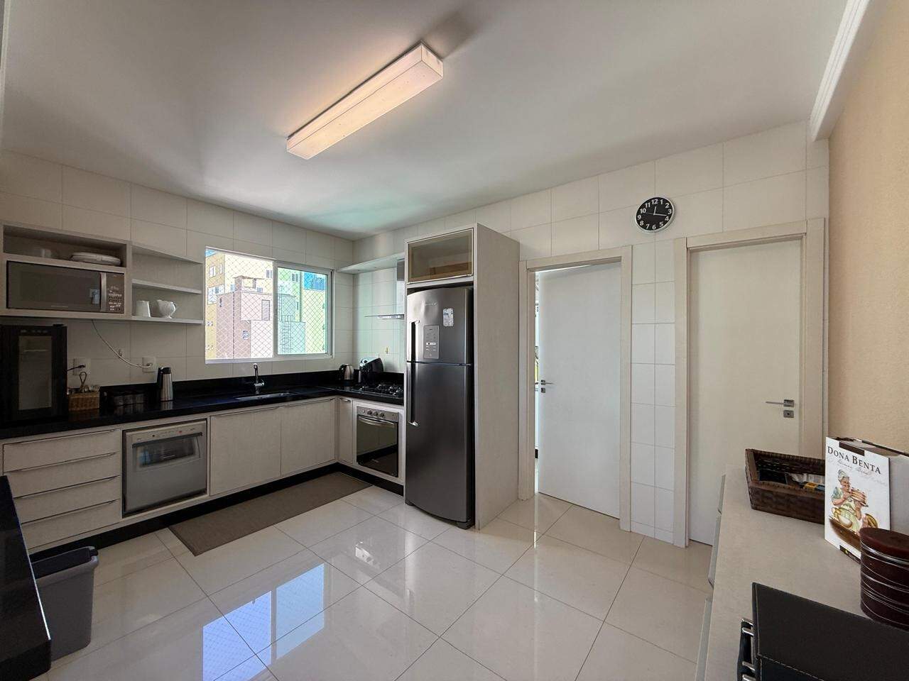 Apartamento à venda no Meia Praia: 