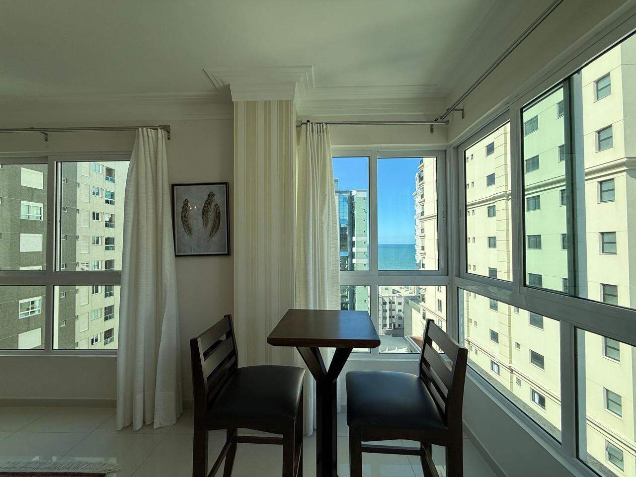 Apartamento à venda no Meia Praia: 