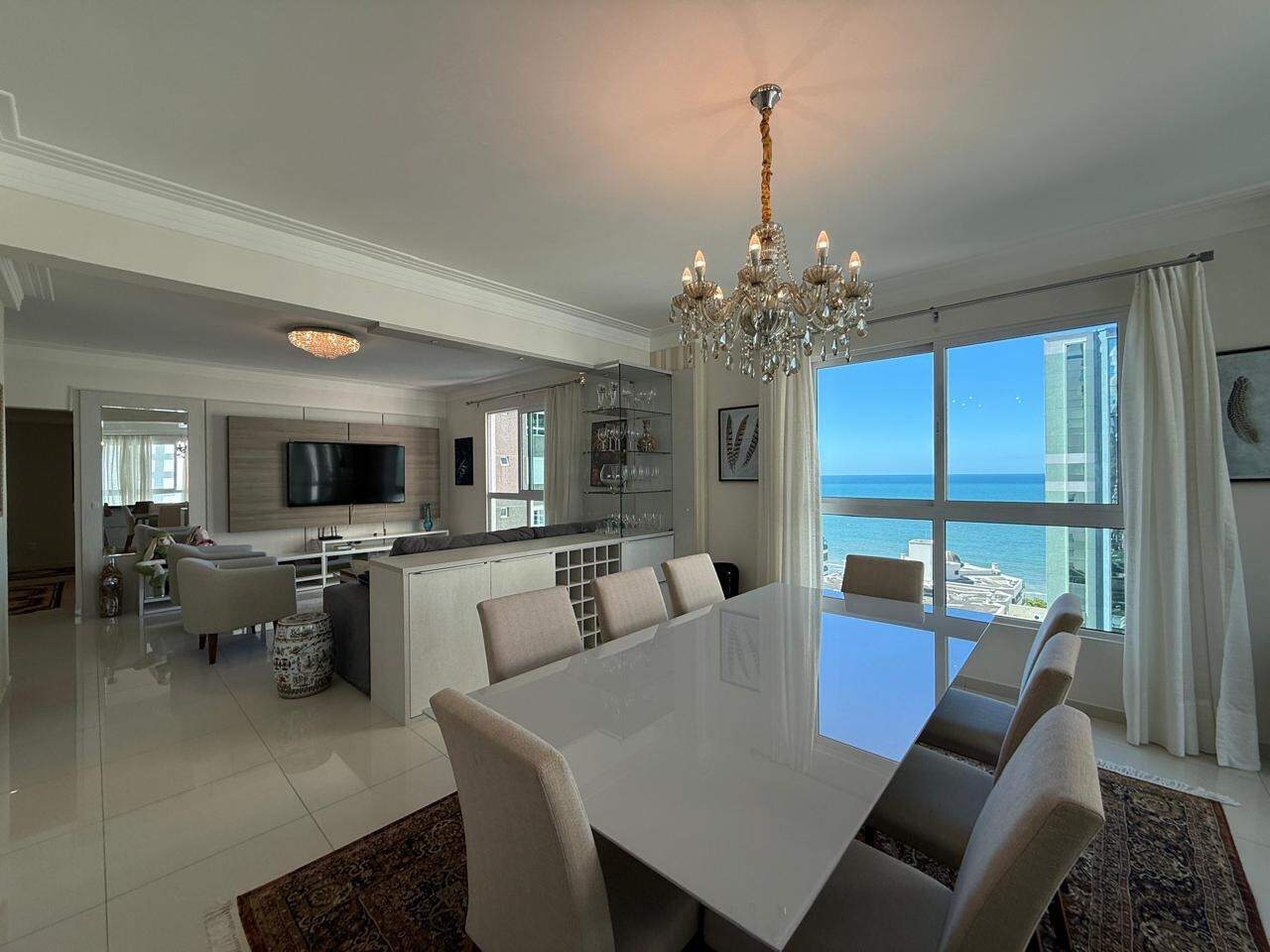 Apartamento à venda no Meia Praia: 