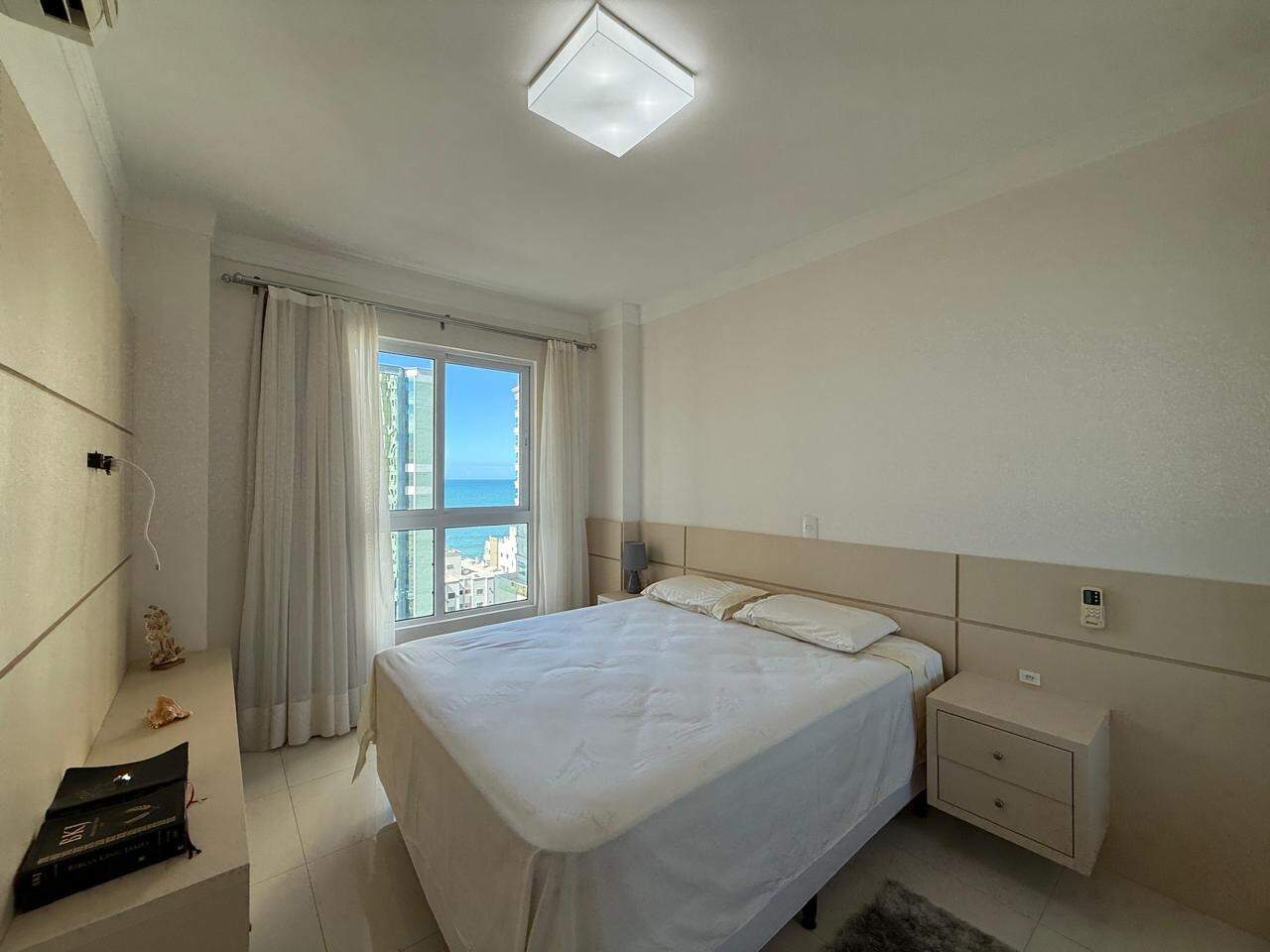 Apartamento à venda no Meia Praia: 