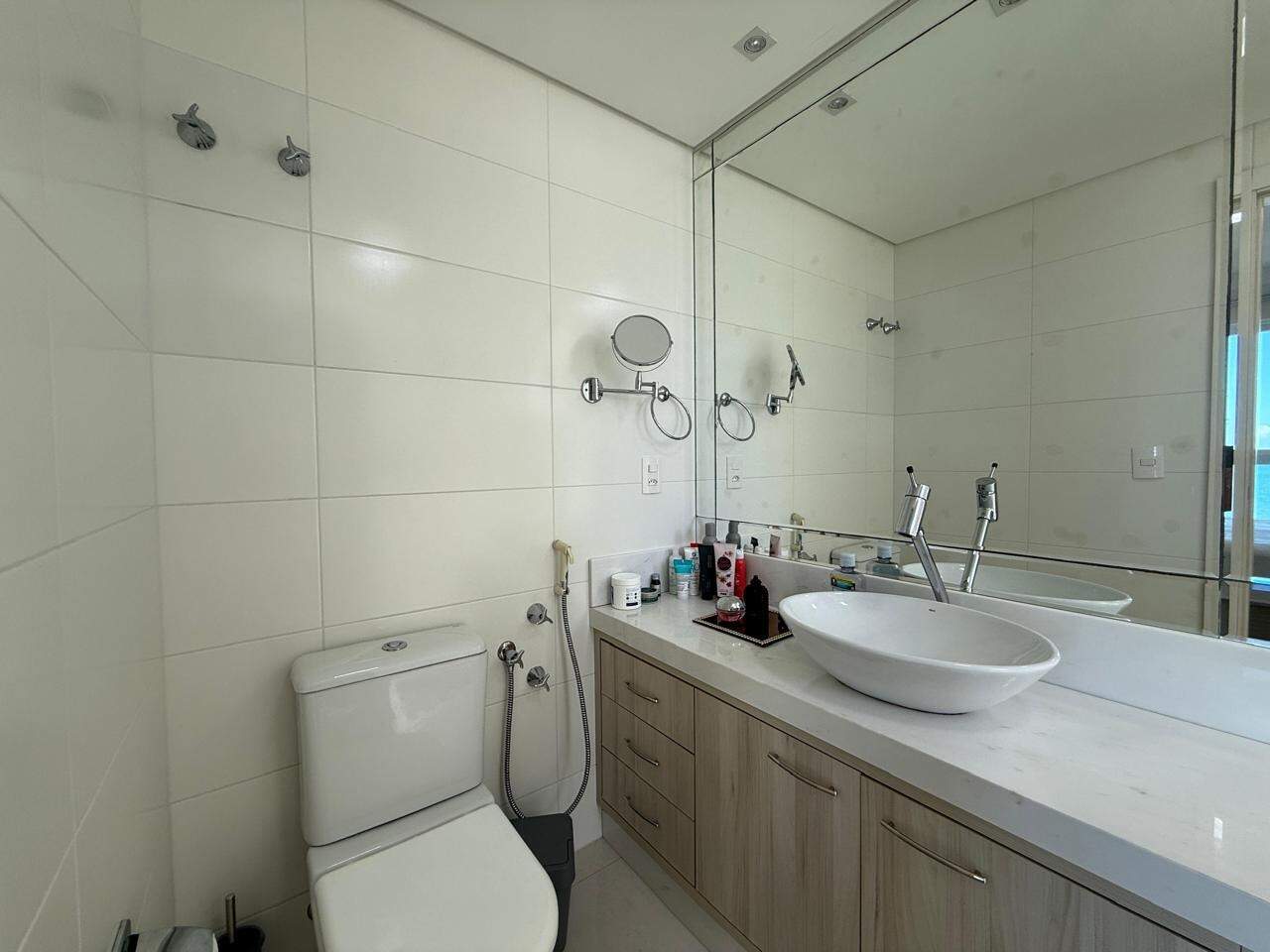 Apartamento à venda no Meia Praia: 