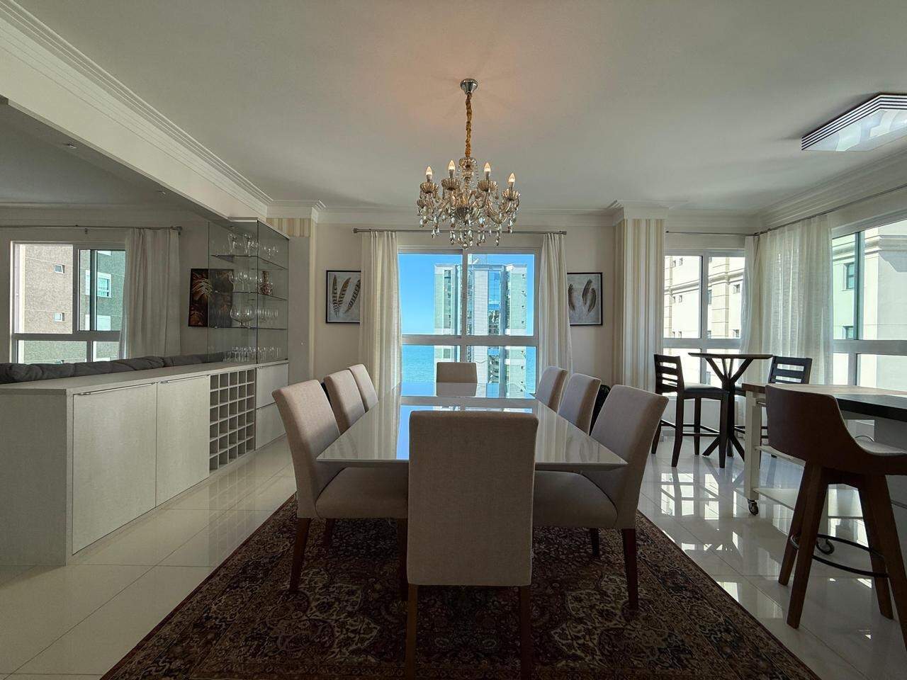 Apartamento à venda no Meia Praia: 