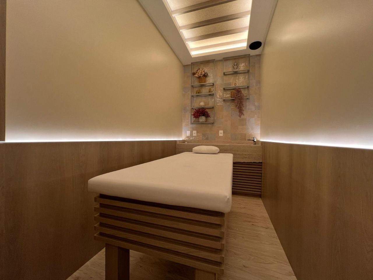 FLAT à venda no Meia Praia: 