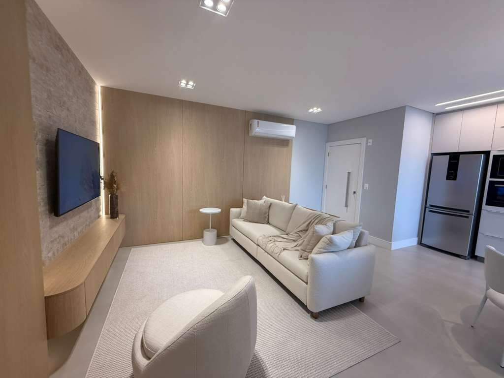 Apartamento à venda no Meia Praia: