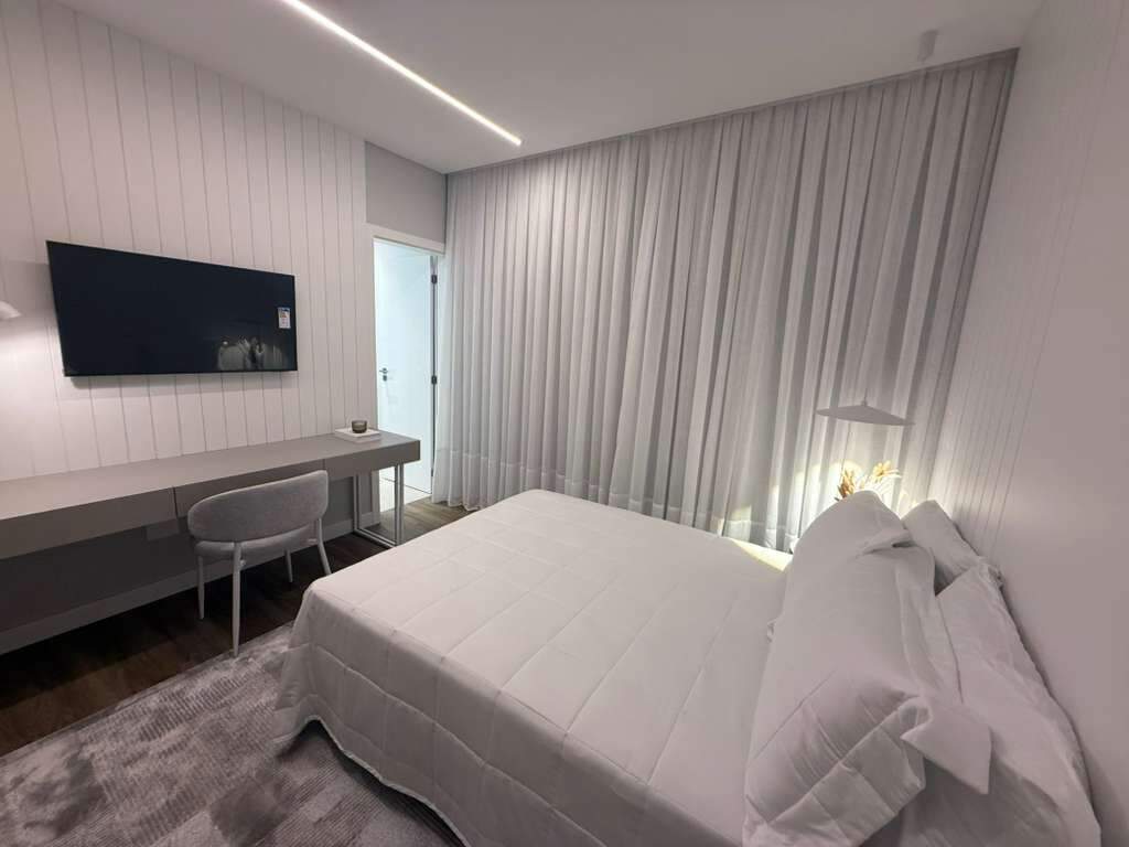 Apartamento à venda no Meia Praia: