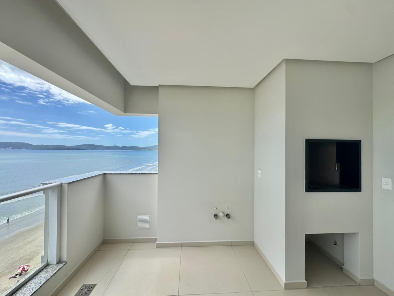 Apartamento à venda no Meia Praia: 