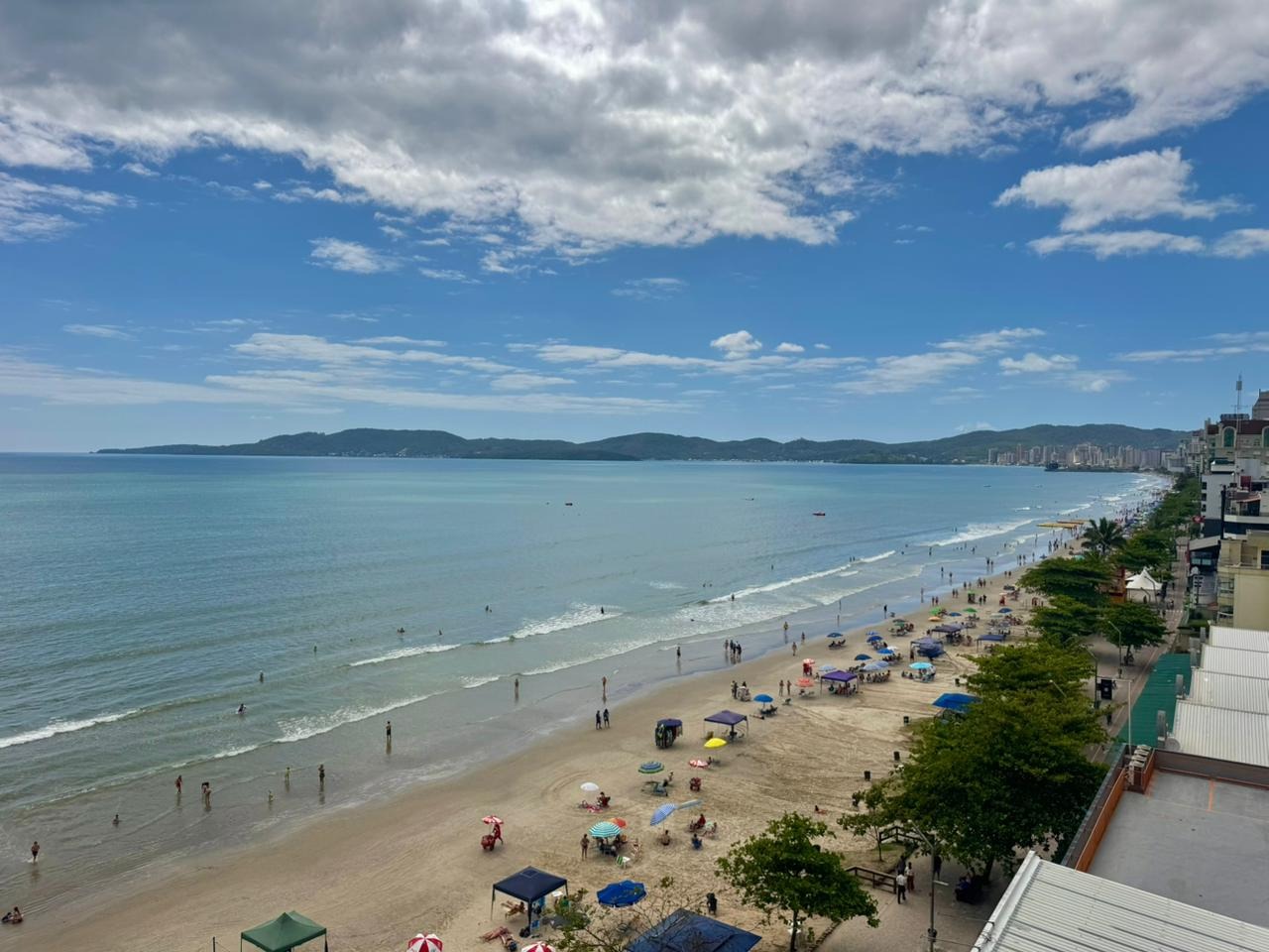 Apartamento à venda no Meia Praia: 