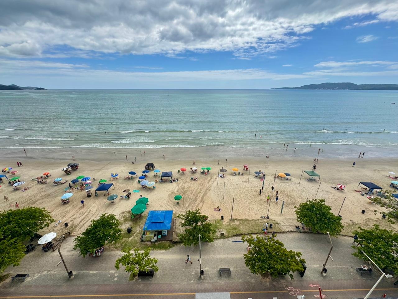 Apartamento à venda no Meia Praia: 