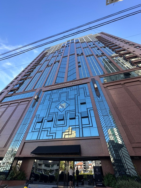 Apartamento à venda no Meia Praia: 