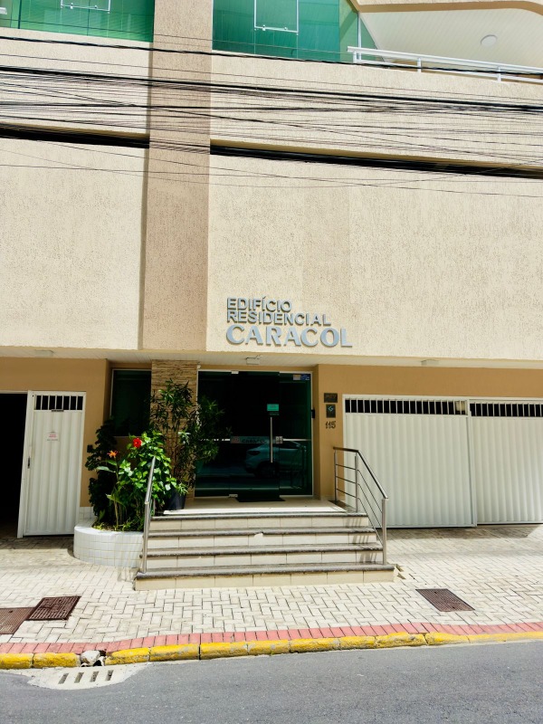 Apartamento à venda no Meia Praia: 