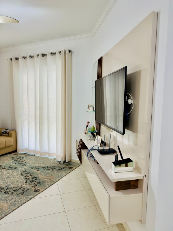 Apartamento à venda no Meia Praia: 