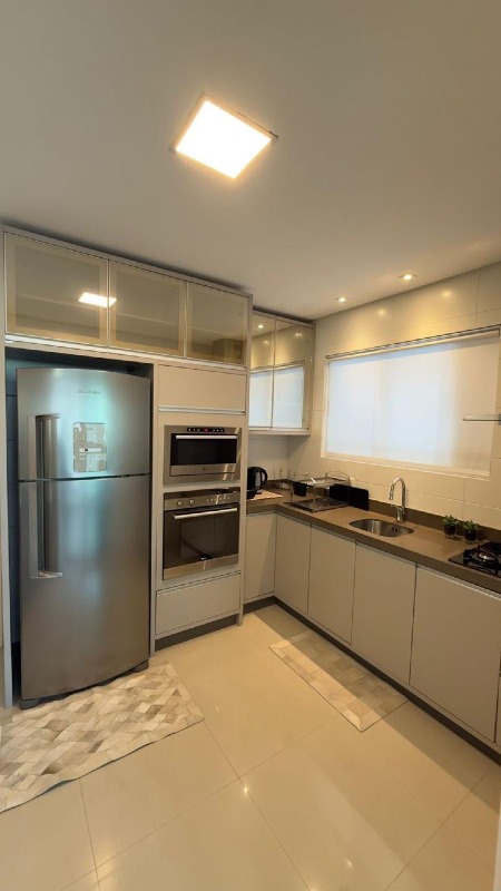 Apartamento à venda no Meia Praia: 