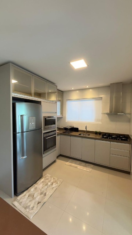 Apartamento à venda no Meia Praia: 