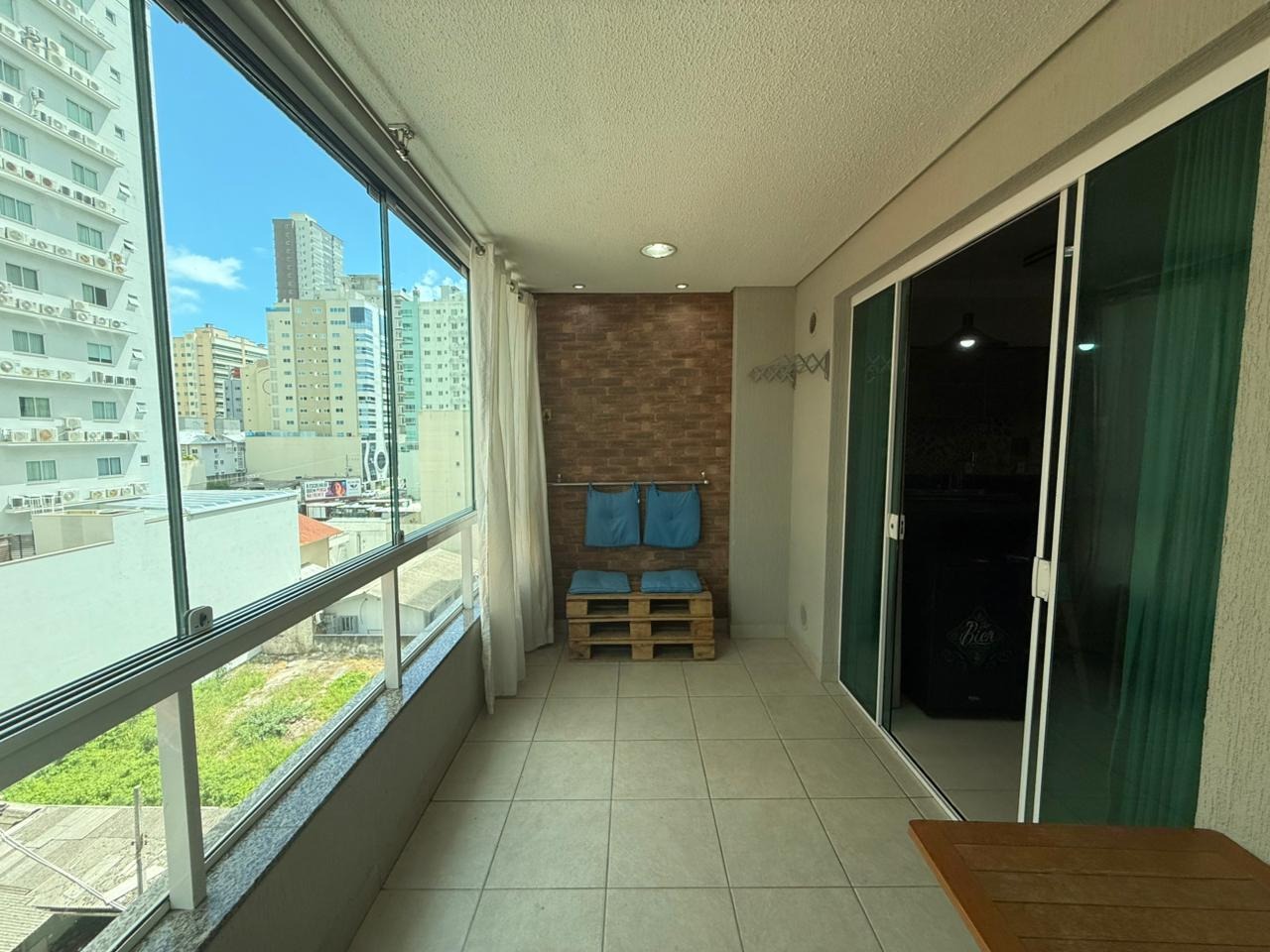 Apartamento à venda no Meia Praia: 