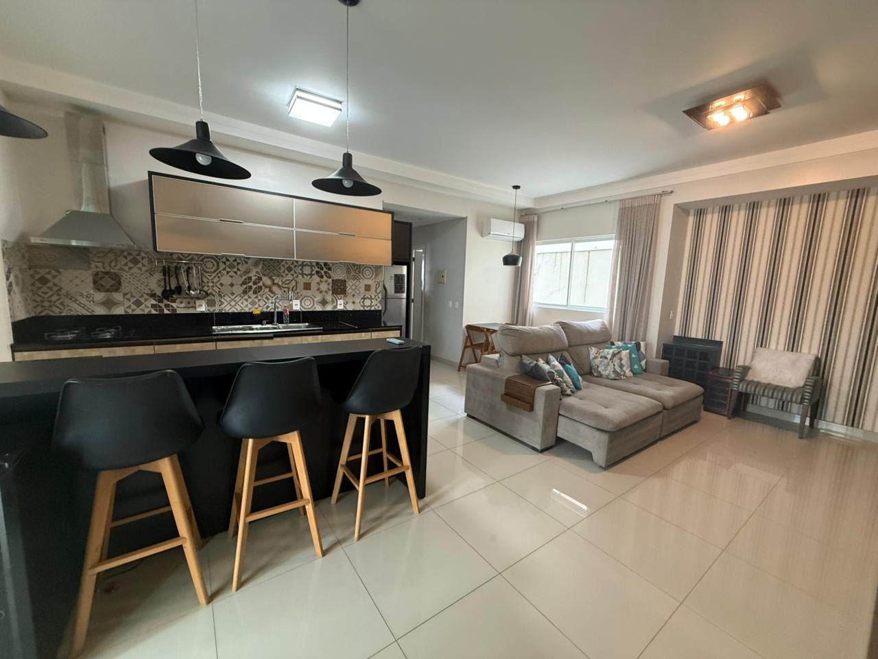 Apartamento à venda no Meia Praia: 