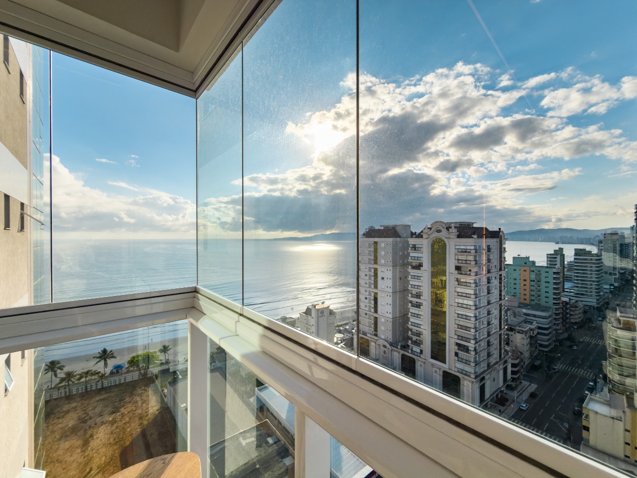 Apartamento à venda no Meia Praia: 