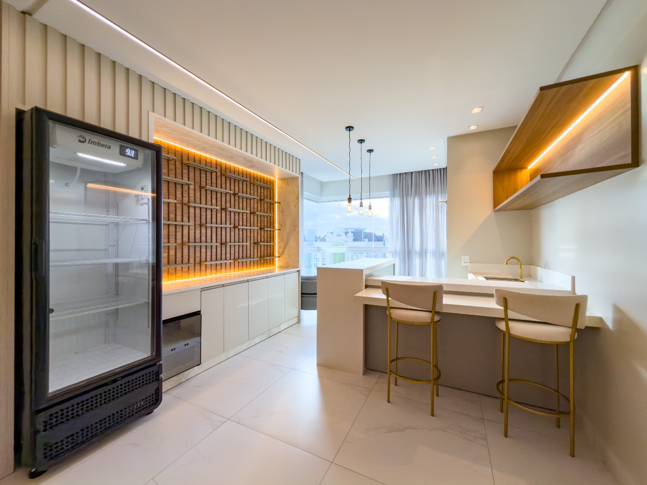 Apartamento à venda no Meia Praia: 