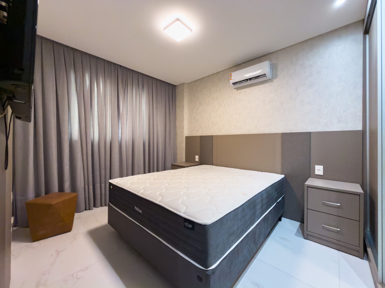 Apartamento à venda no Meia Praia: 