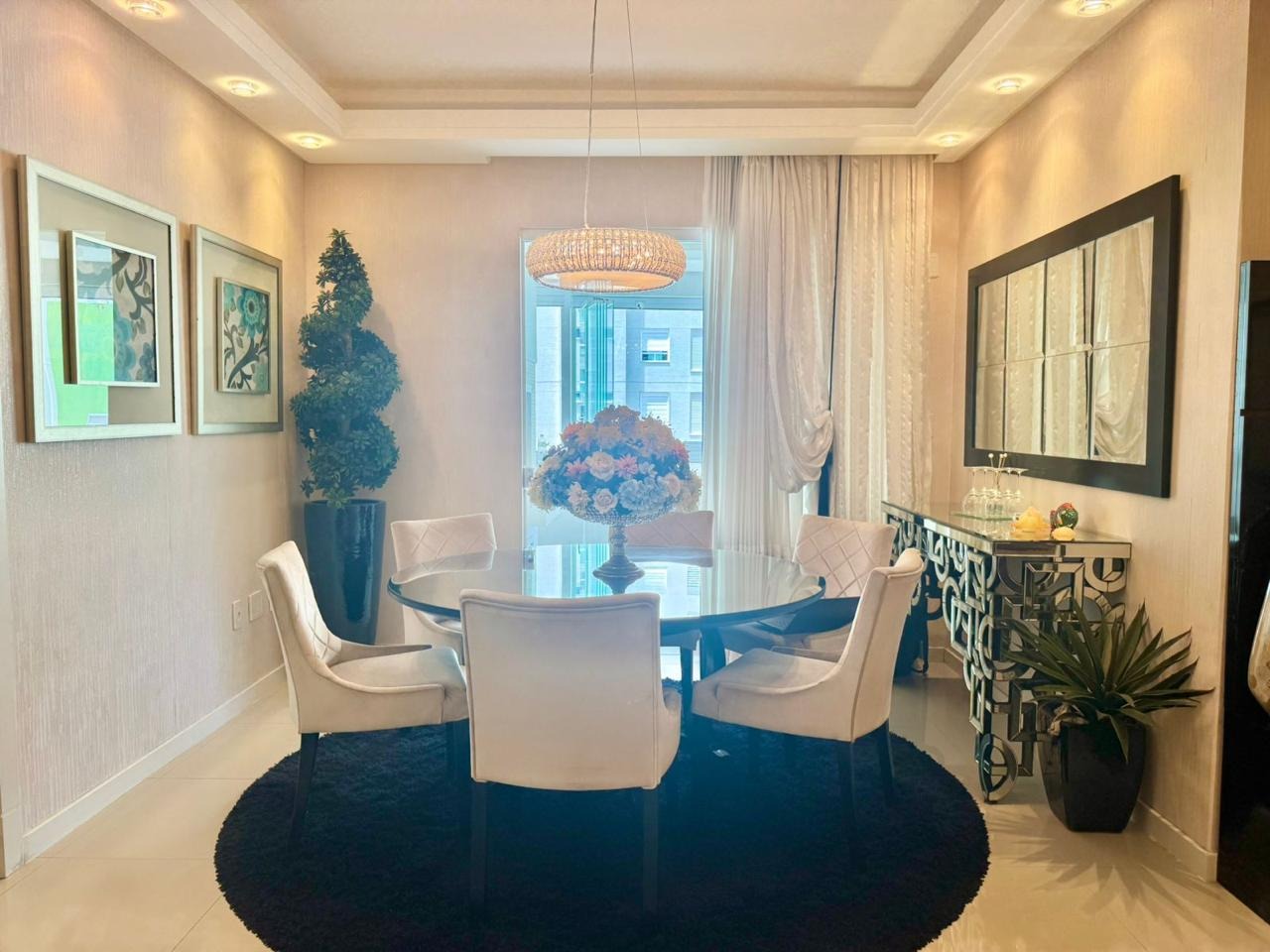 Apartamento à venda no Meia Praia: 