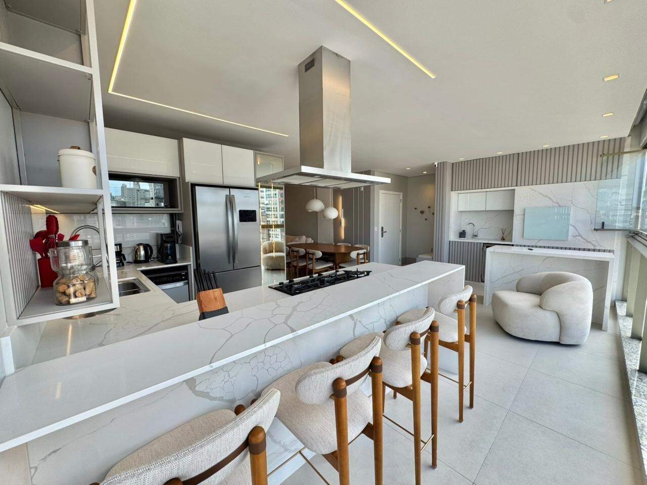 Apartamento à venda no Meia Praia: 