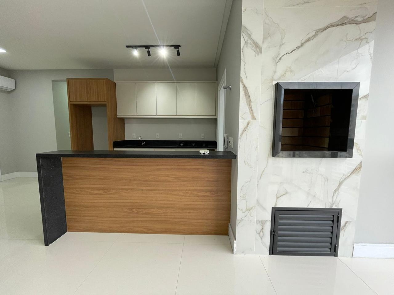 Apartamento à venda no Balneário Perequê: 