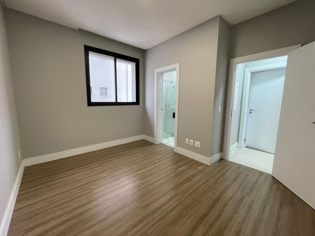 Apartamento à venda no Balneário Perequê: 