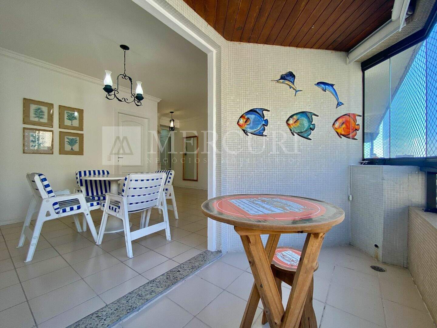 Apartamento à venda no Jardim Astúrias: Desfrute de apartamentos a venda no Guarujá na Praia das Astúrias, ideais para quem busca tranquilidade, com a ajuda de uma imobiliária em Guarujá.