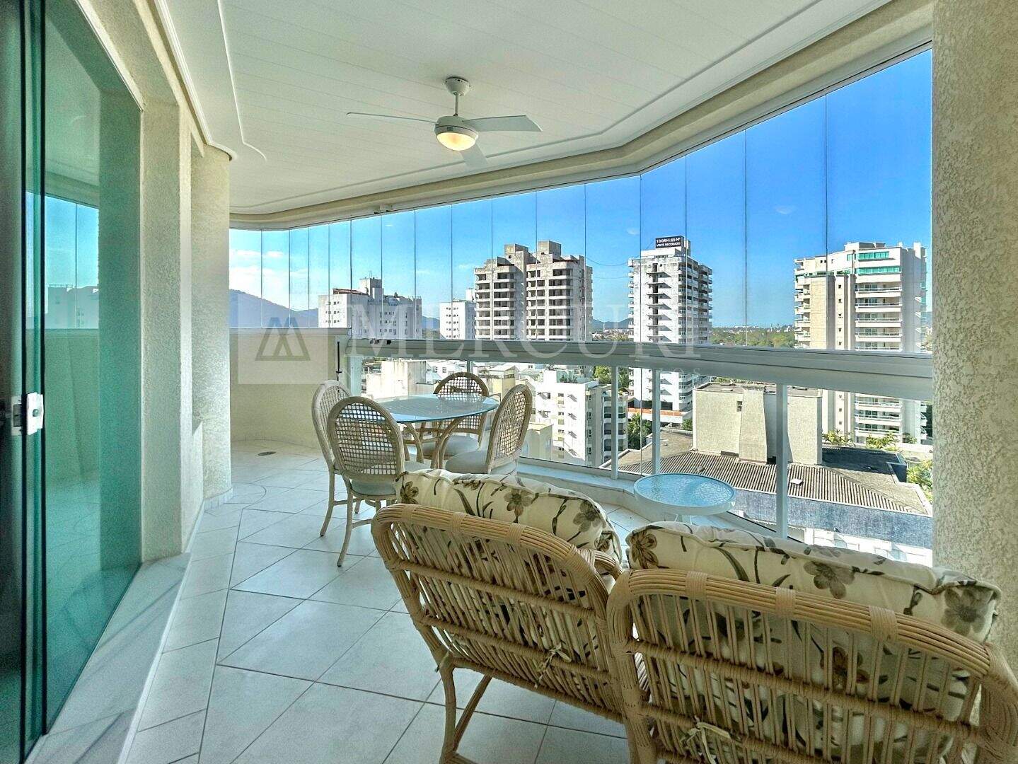 Apartamento à venda no Enseada: 