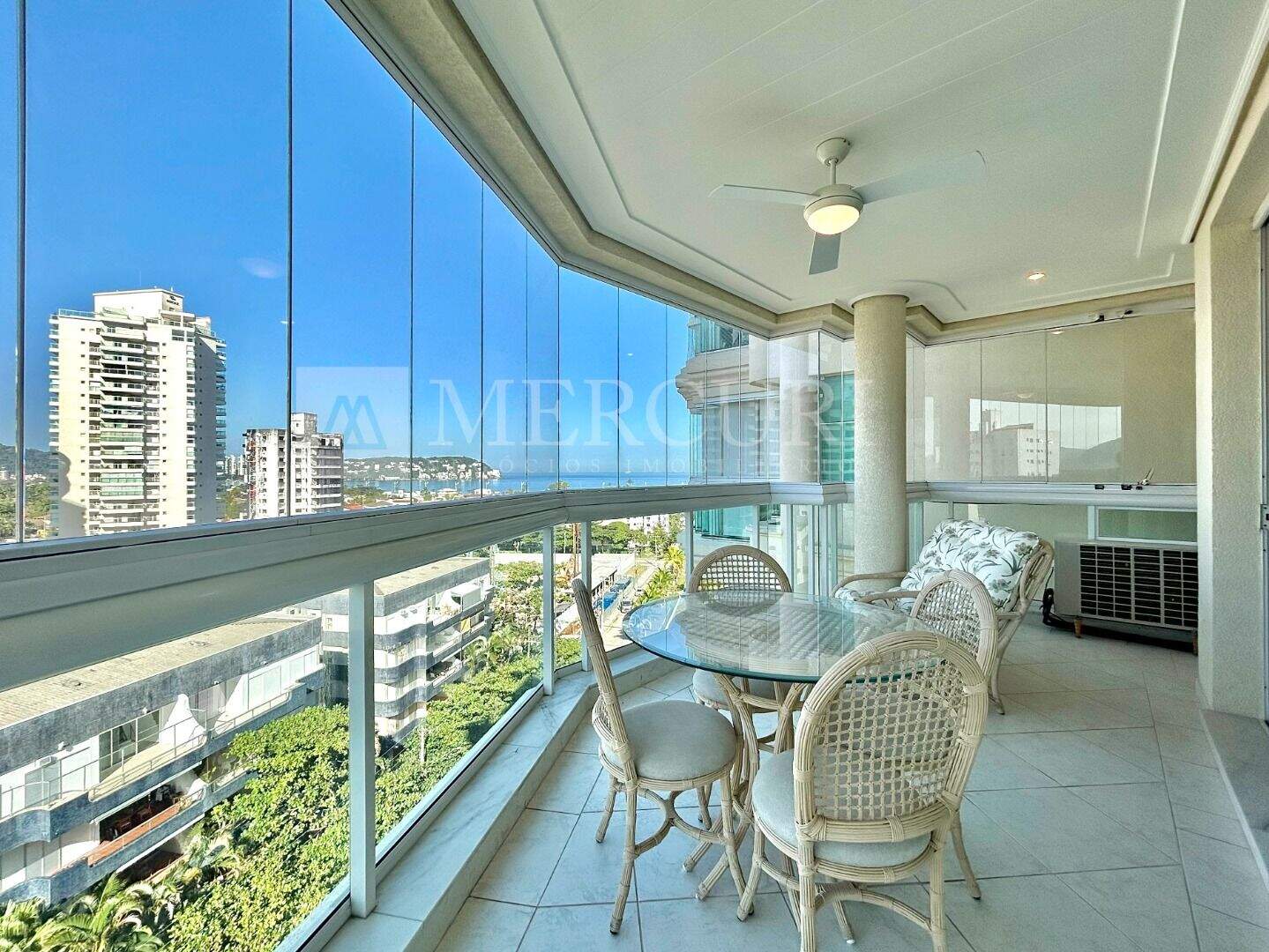 Apartamento à venda no Enseada: 