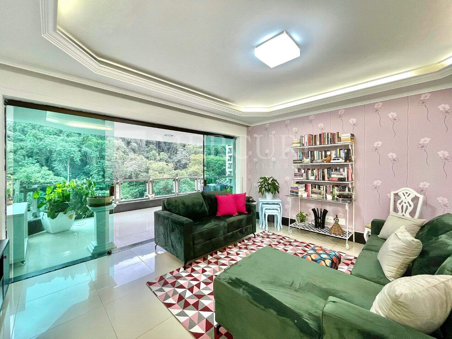 Apartamento à venda no Pitangueiras: Descubra apartamentos a venda no Guarujá na Praia das Pitangueiras, listados por imobiliárias em guarujá e imobiliarias no guarujá.