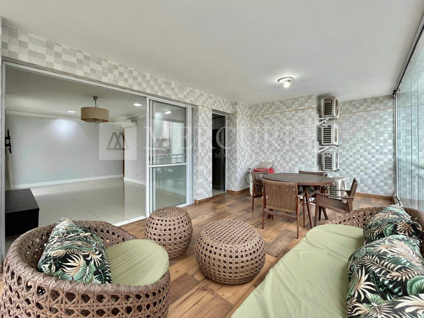 Apartamento à venda no Jardim Astúrias: Conheça os apartamentos a venda no Guarujá na Praia das Astúrias, anunciados por imobiliaria em Guarujá especializadas na região.