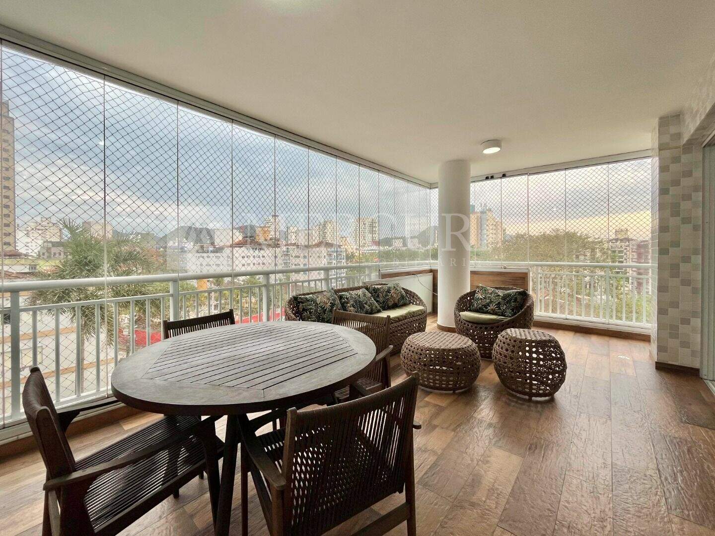 Apartamento à venda no Jardim Astúrias: Conheça os apartamentos a venda no Guarujá na Praia das Astúrias, anunciados por imobiliaria em Guarujá especializadas na região.